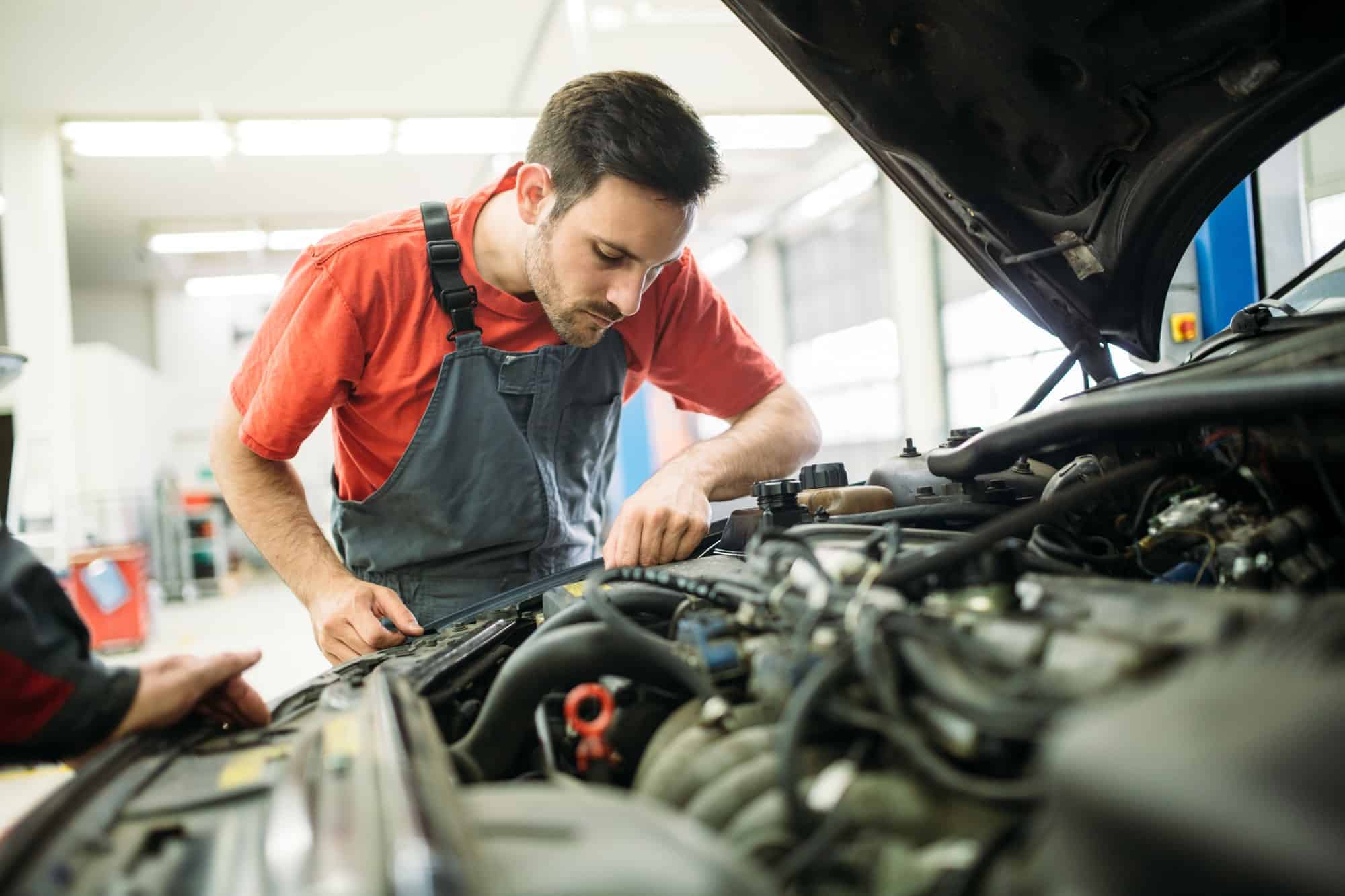 The Best Automotive Mechanic Schools for Comprehensive Education and Career Success